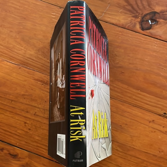 1st Edition 1st Print 2006 Patricia Cornwell At Risk Bestseller hardcover book - Picture 3 of 12